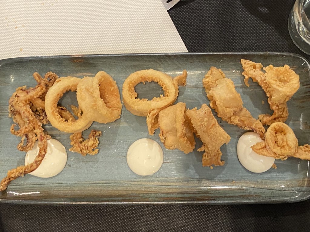 Calamares fritos. Foto ilustrativa; no pertenece a Los Cuevas.
